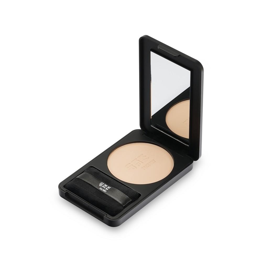 Тональная основа для лица Make Up Factory Mineral Compact Powder Foundation 22 9г. Фото 6.