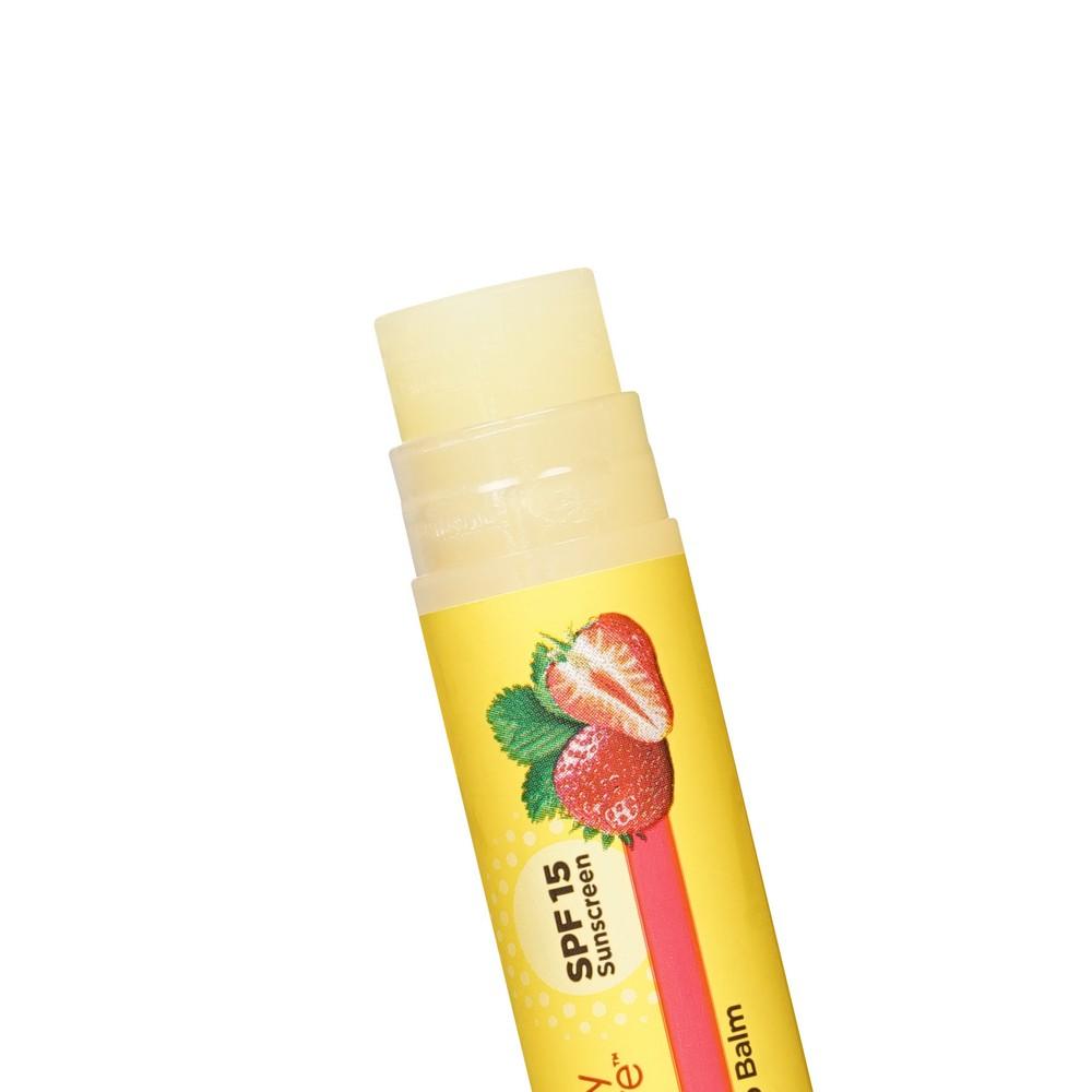 Бальзам для губ Carmex Daily Care Strawberry SPF 15 4,25г. Фото 5.